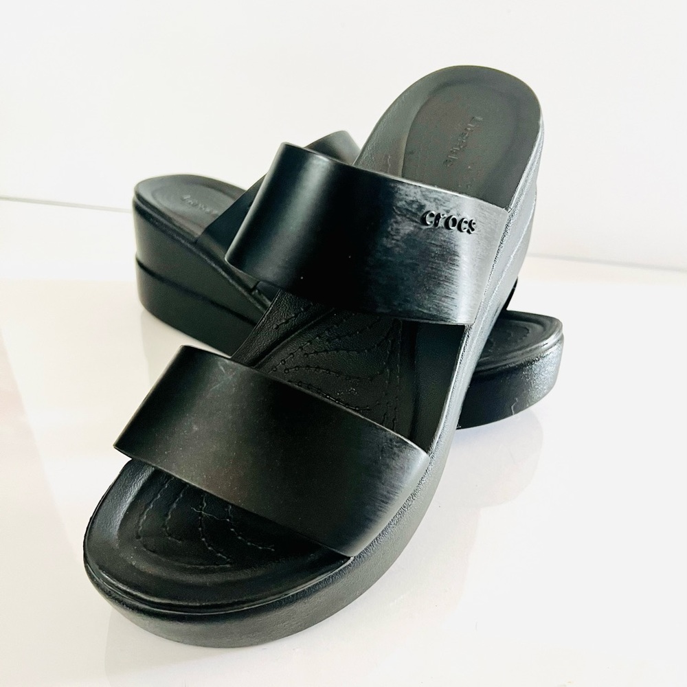 CROCS Size 8